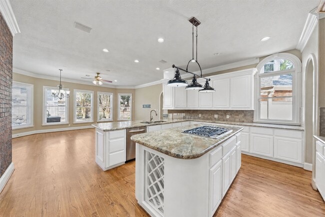 Building Photo - 13714 Gainesway Dr