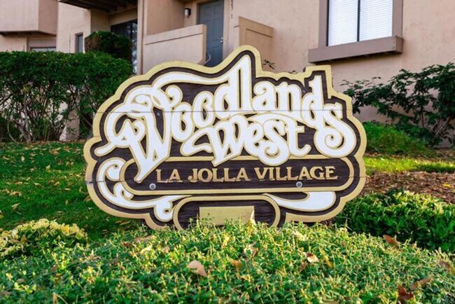 Building Photo - Beautifully Furnished 2 Bed/2.5 Bath Townhome in the Desirable Woodlands of La Jolla