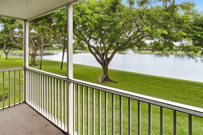 Building Photo - 3150 N Course Ln