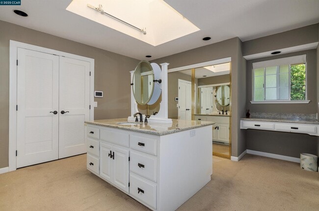 Building Photo - 3434 Woodview Dr