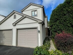 Building Photo - 311 E Forest Knoll Dr