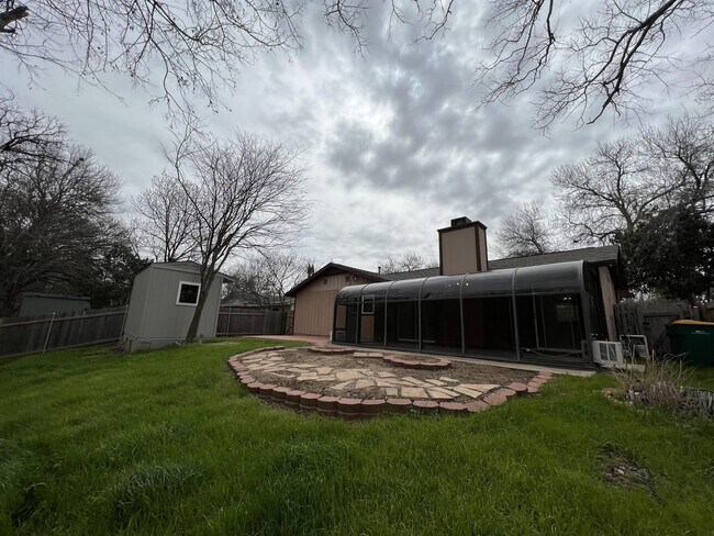 Building Photo - 116 Meadow Lark