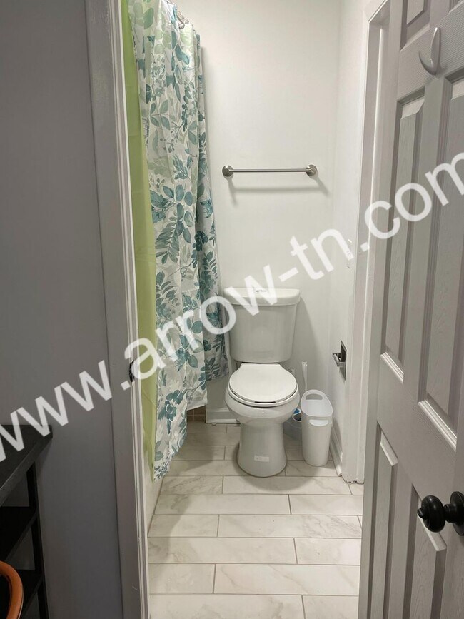 Building Photo - Awesome 2 Bedroom Condo Near the River!