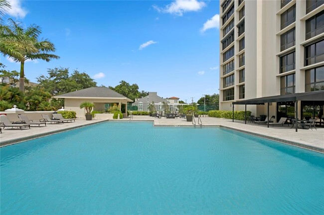 Building Photo - 3301 Bayshore Blvd