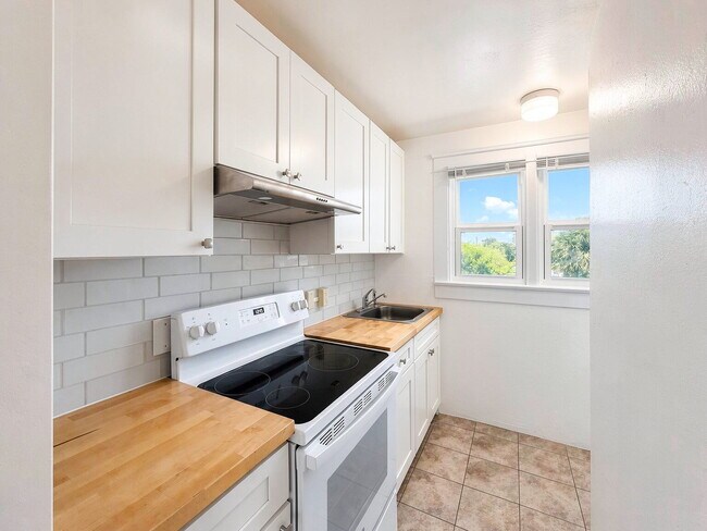 Building Photo - 2 bedroom, 1 bath in Daytona Beach