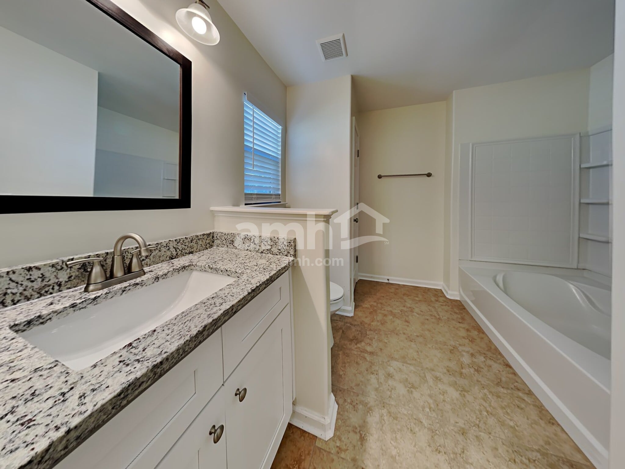 Building Photo - 163 Willow Point Cir