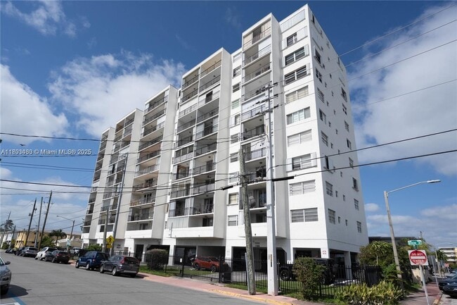 Building Photo - 7850 Byron Ave