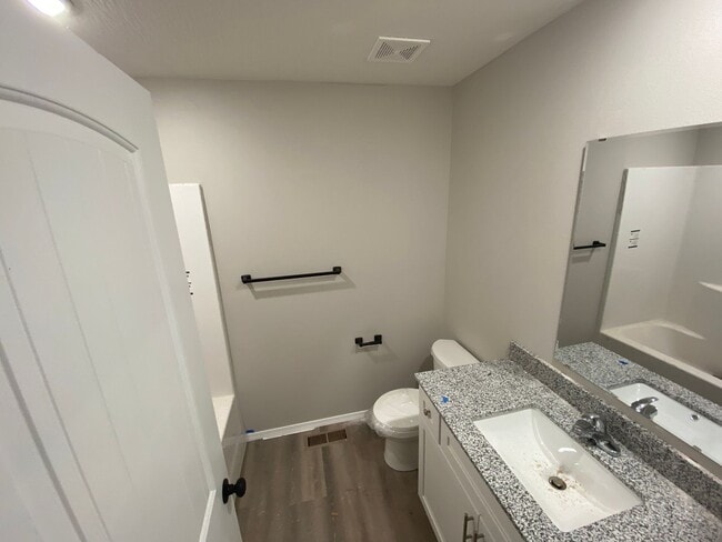 Building Photo - Brand New Home!!