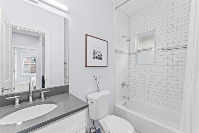 Building Photo - 76 Condict St