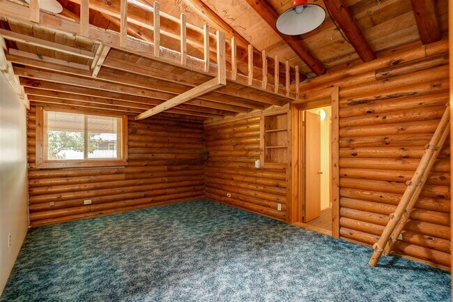 Building Photo - Nestled In the Granite Dells!