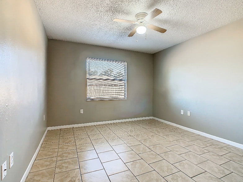 Building Photo - 1015 Harden Ct