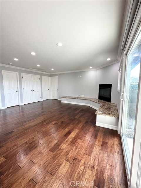 Building Photo - 528 E 238th Pl