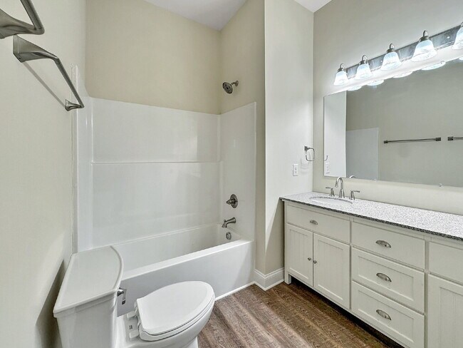 Building Photo - Brand New Rental in North Hall!