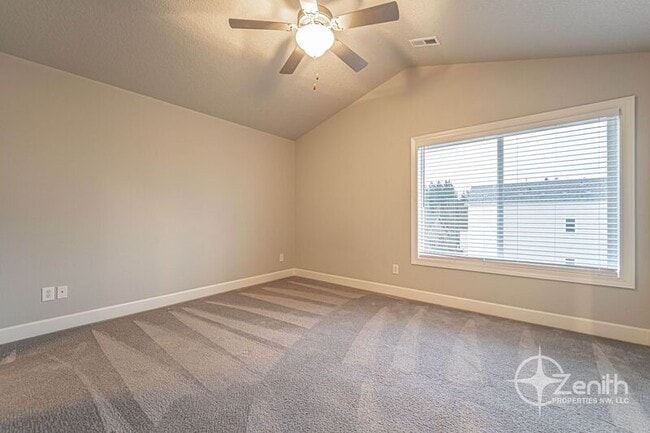 Building Photo - 8108 NE 35th Ave