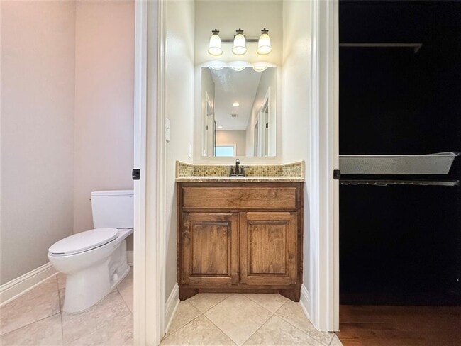 Building Photo - 1300 Crestwood Rd