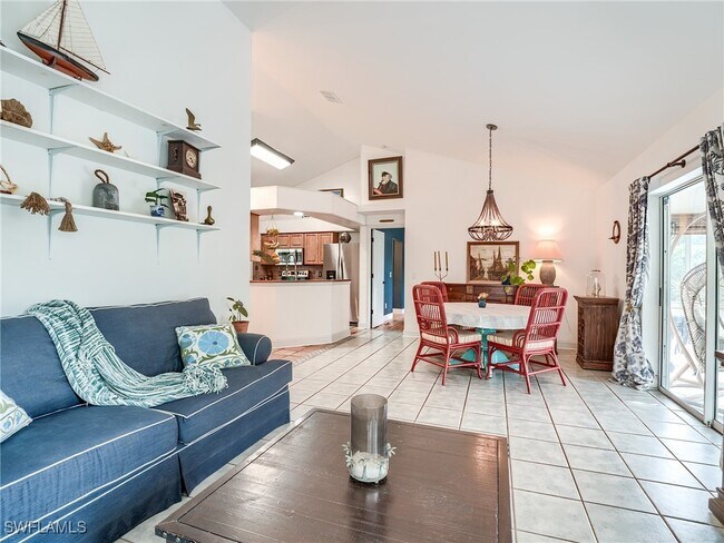 Building Photo - 15004 Cloverdale Dr
