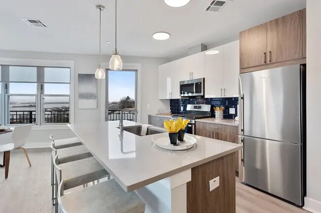 Building Photo - 105 North St