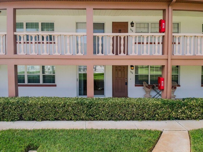 Building Photo - 650 Pinellas Point Dr S