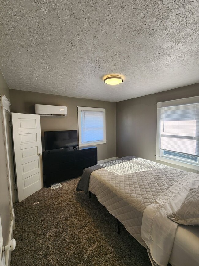 Building Photo - 1016-1018 S Buckeye St