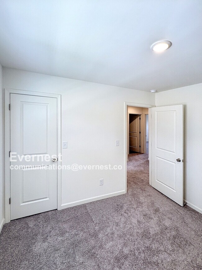 Building Photo - 129 Flowering Cherry St