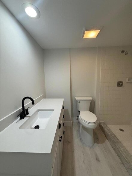 Building Photo - 3900 SE County Line Rd