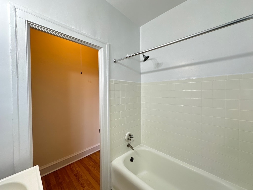 Building Photo - 2536 N Sawyer Ave