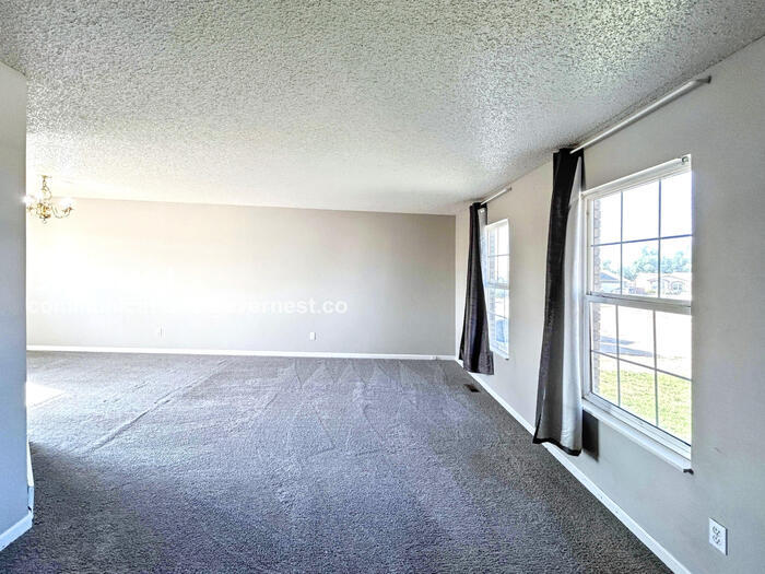 Building Photo - 663 Seawell Dr