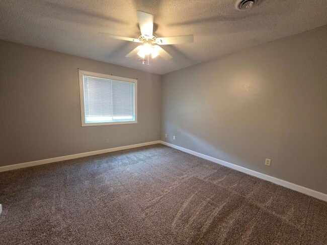 Building Photo - Gorgeous Corner lot Home for Rent!