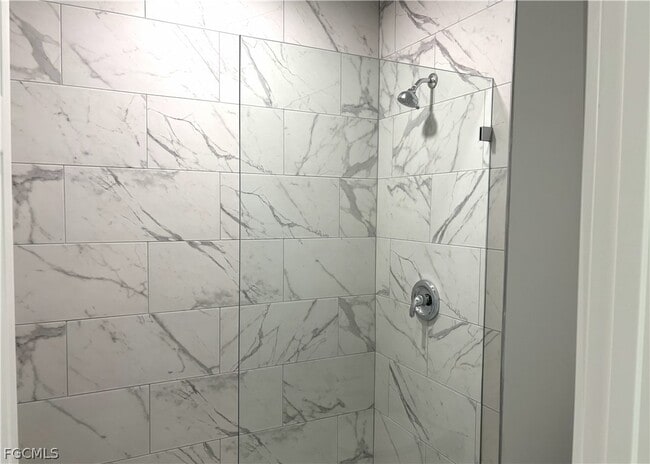 Building Photo - 825 Porter St E