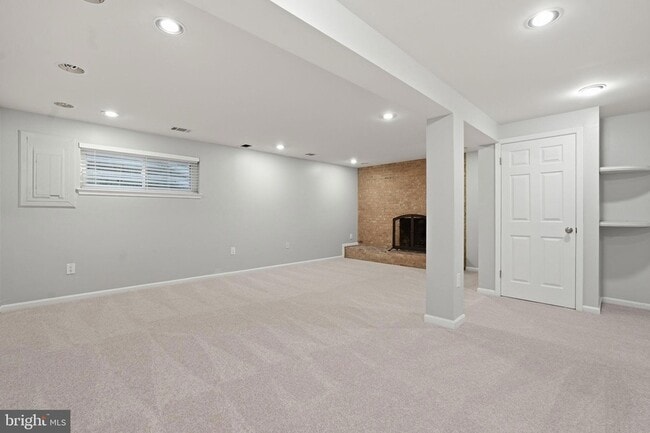 Building Photo - 7381 Jiri Woods Ct