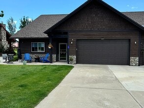 Building Photo - Wedgewood Villas