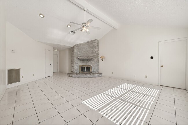 Building Photo - 2803 Fir Crest Ct
