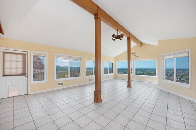 Building Photo - Panoramic Majesty