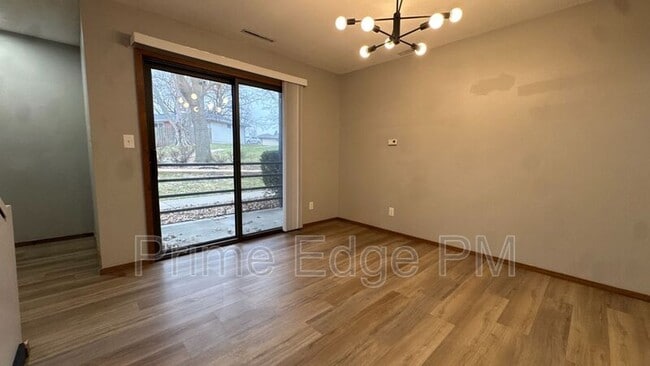 Building Photo - 1821 Ridgehaven Ct