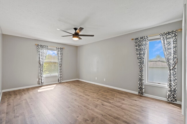 Building Photo - 4690 Lindbergh Dr