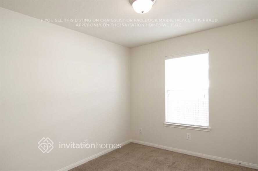 Building Photo - 915 Lancaster Lake Dr
