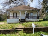 Building Photo - 82 Maple St