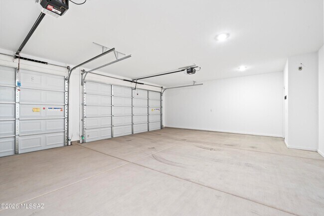 Building Photo - 6679 E Via De Ayate