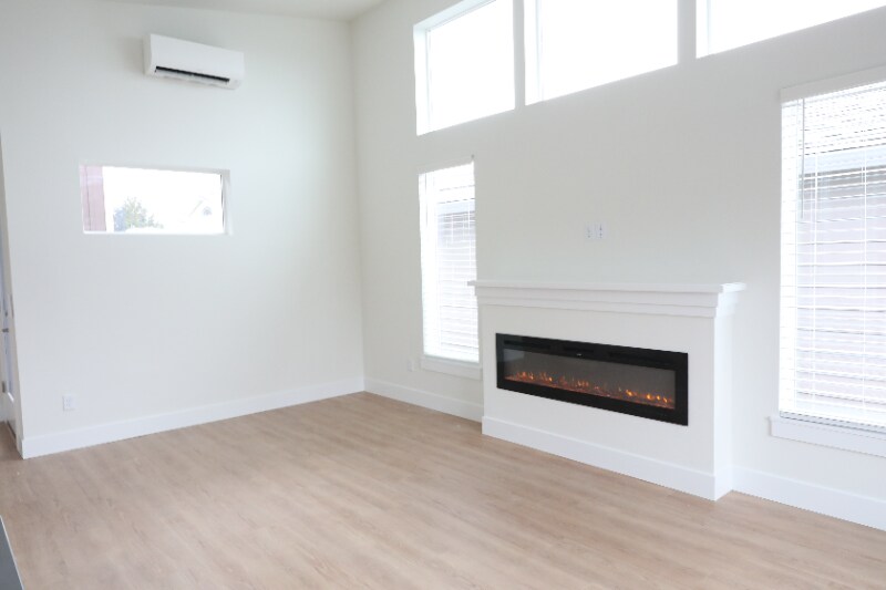 Building Photo - 12905 SE Ridgecrest Rd