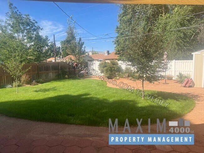 Building Photo - 323 N Mulberry St