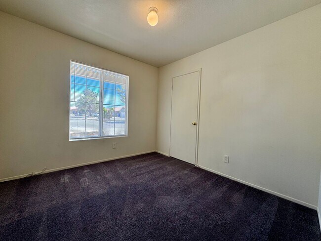 Building Photo - 10624 Palmyra St