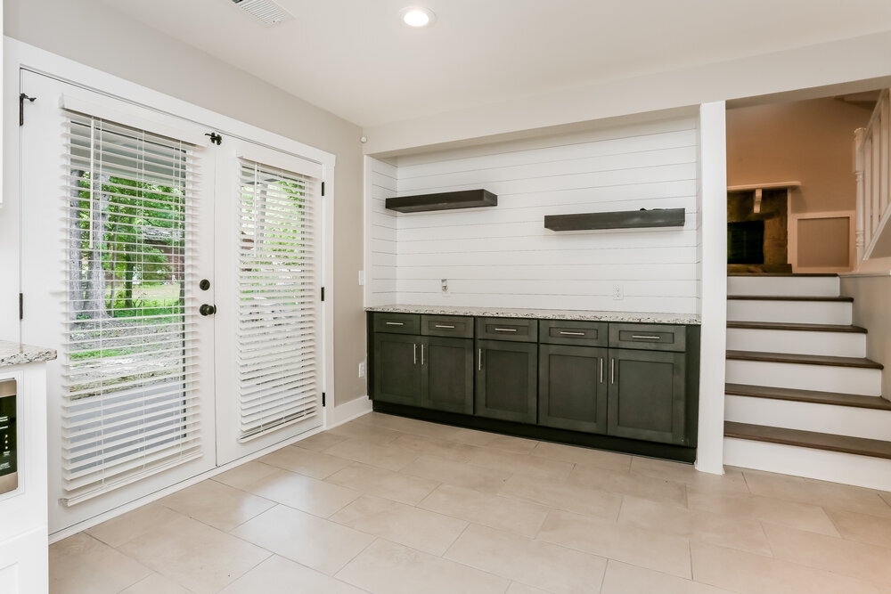 Building Photo - 2661 Deerfield Cir