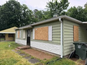 Building Photo - 791 Par Ave