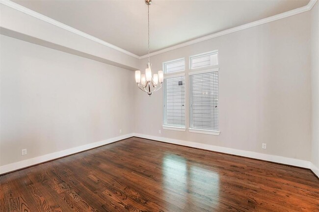 Building Photo - 5623 Kansas St