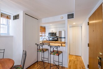 Building Photo - Washington Square West Condo