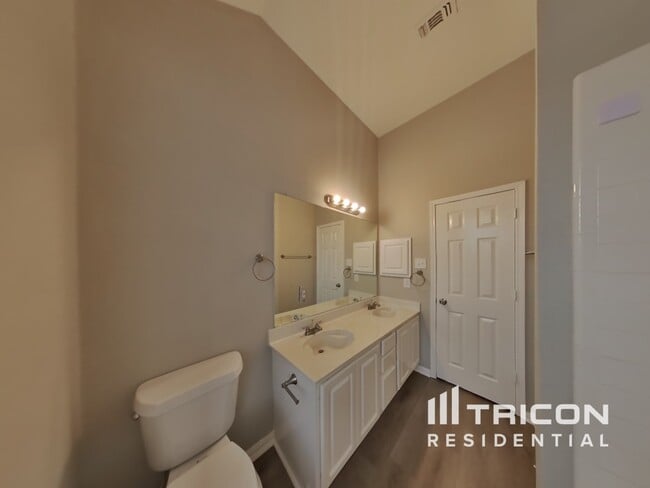 Building Photo - 8128 Mt Shasta Cir