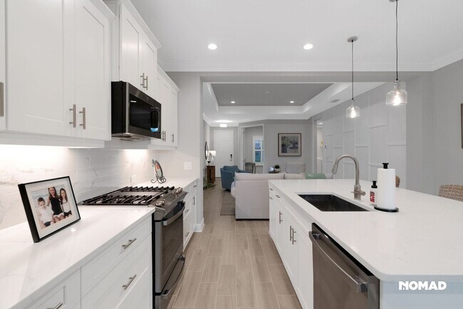 Building Photo - Charming 3BR House in Sarasota