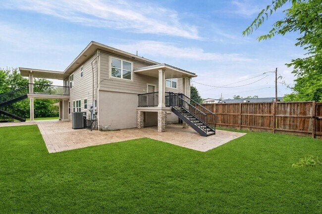 Building Photo - 12430 Pecan Ct