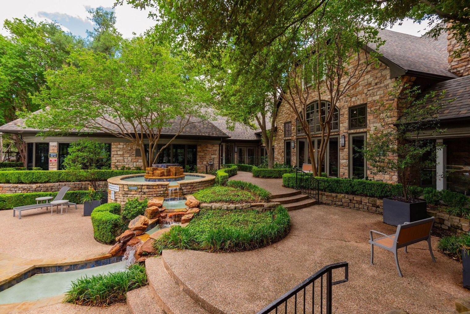 Building Photo - 12100 Metric Blvd