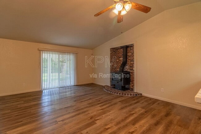 Building Photo - 9717 Treetop Dr